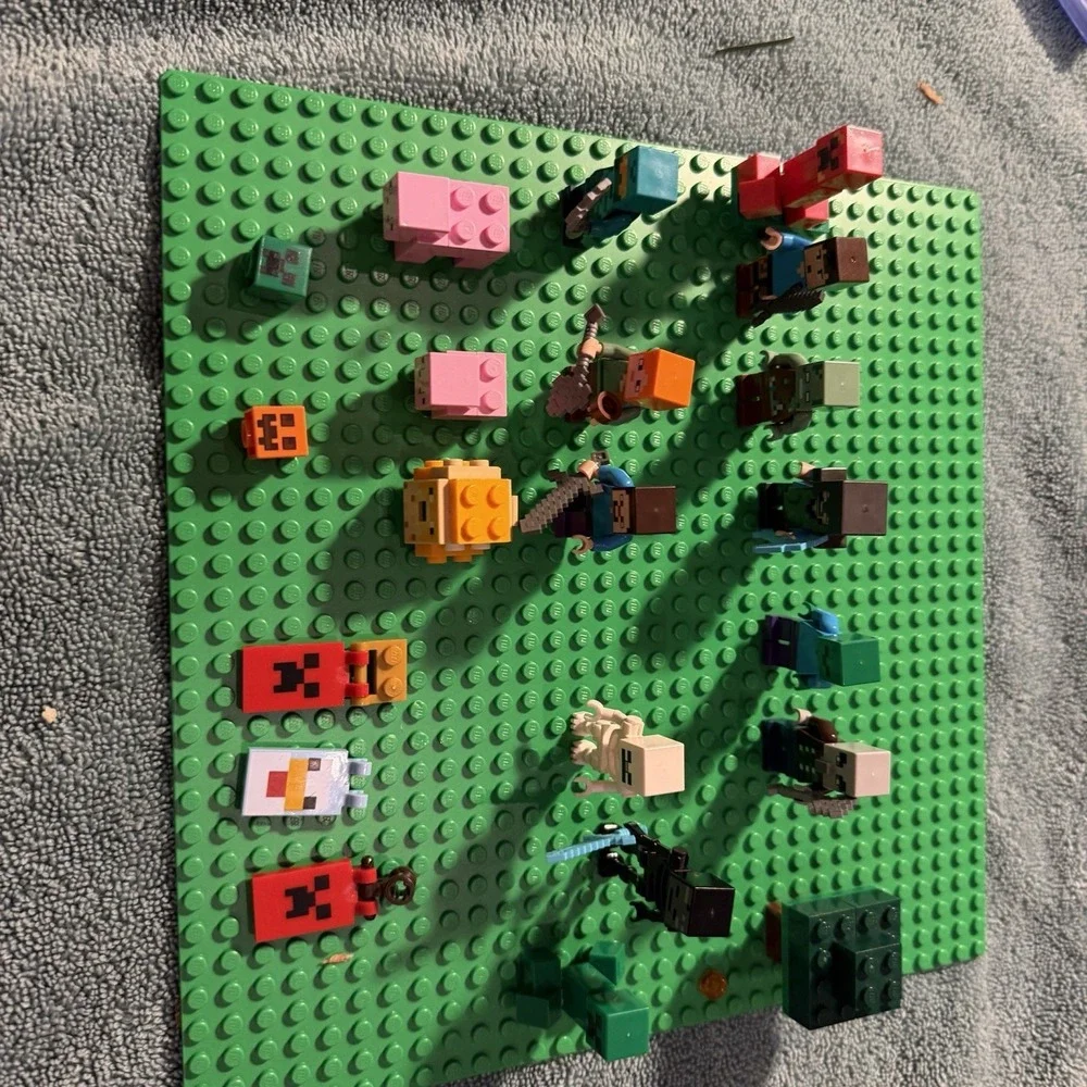 LEGO Minecraft Minifigure Lot Steve Alex Creeper Zombie Skeleton Bee
